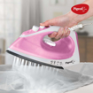 Pigeon (15977) 1600 W Steam Iron  (Pink) की तस्वीर